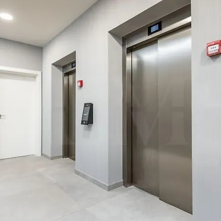 Apartment Urban Sky With Parking & Gym By Rems *